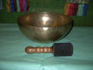 rare old 11 inch hand hammered singing bowl
