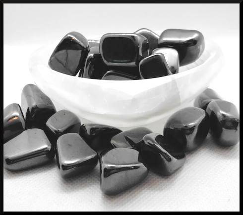 selenite heart bowl with shungite stones